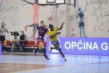 El equipo teldense pasa a cuartos de final tras ganar a HZRK Grude (43-18)/TA.